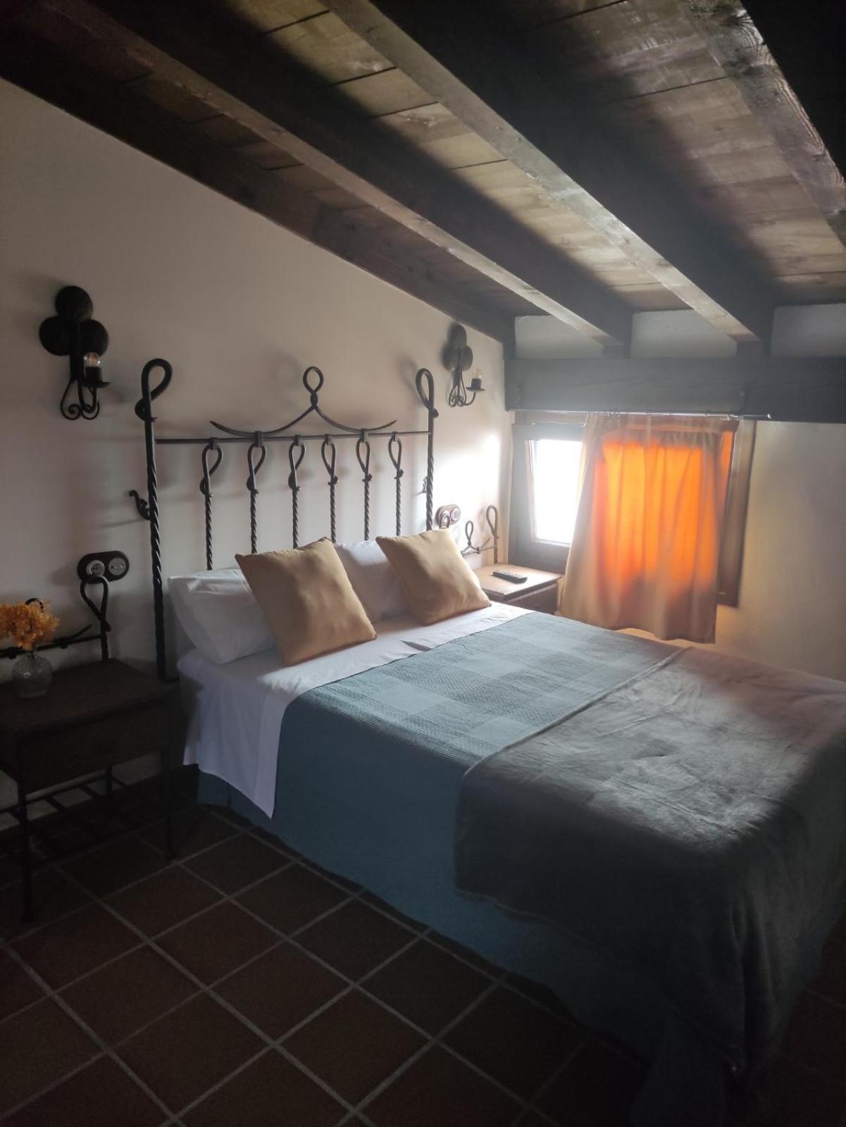 Апартаменты La Casa De La Abuela Amalia Аренас-де-Сан-Педро Экстерьер фото
